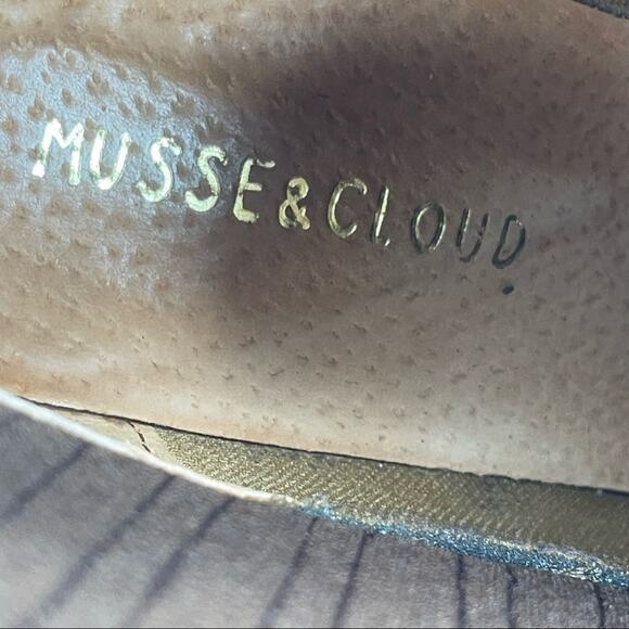 Musse & Cloud Jenci Sueded Gore Bootie - Picture 15 of 15